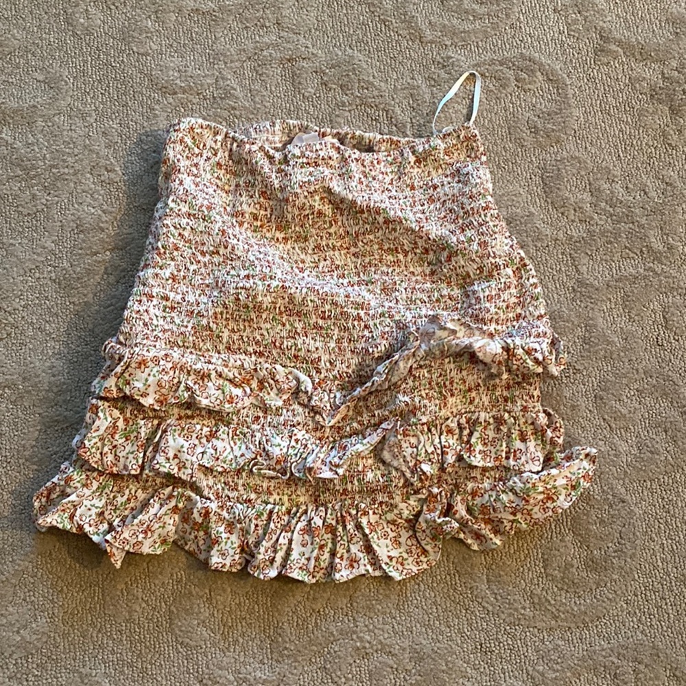 Floral ruffle skirt size medium
